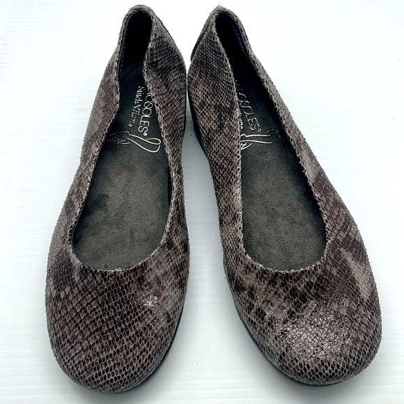 AEROSOLES Shoes - Aerosoles Lantern Leather Wedge Womens 7.5 M Gray Snake Comfort Ballet Classic
